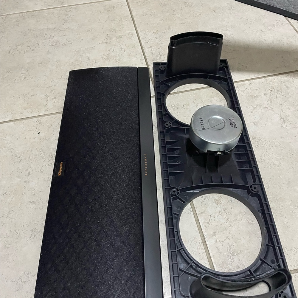 - Klipsch Episode center speaker Front Panel With Tweeter And Grill